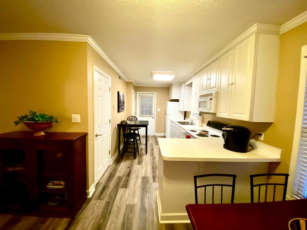 ראלי Trendy 2Bed 2 Bath Villa In The Village With King Bed מראה חיצוני תמונה
