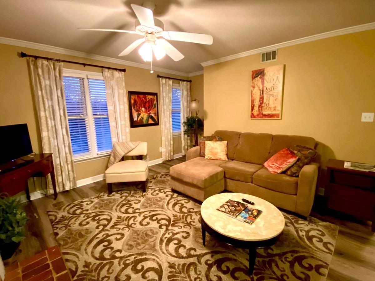 ראלי Trendy 2Bed 2 Bath Villa In The Village With King Bed מראה חיצוני תמונה