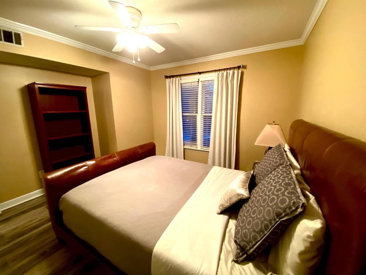 ראלי Trendy 2Bed 2 Bath Villa In The Village With King Bed מראה חיצוני תמונה